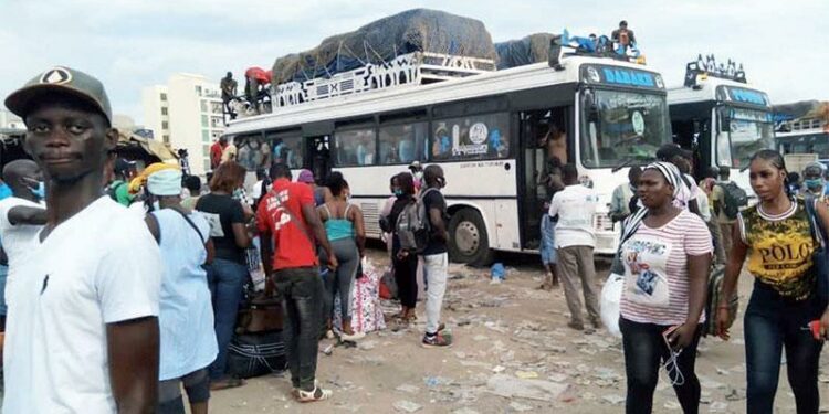 Les voyageurs à la merci des bus «horaires» de Casamance