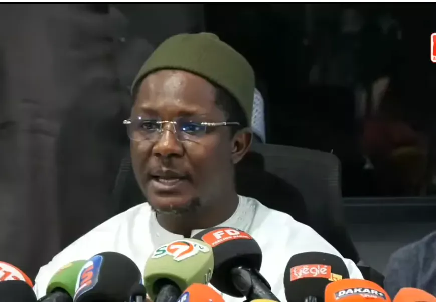 « Ils sont à l’heure du Daw Deme » : Le tacle de Cheikh Bara Ndiaye à Macky Sall et Cie