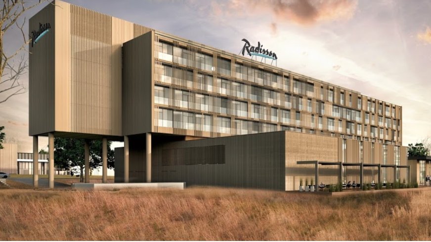 Hôtel Radisson de Diamniadio : le ministre dénonce un « grand scandale » et des clauses contraignantes