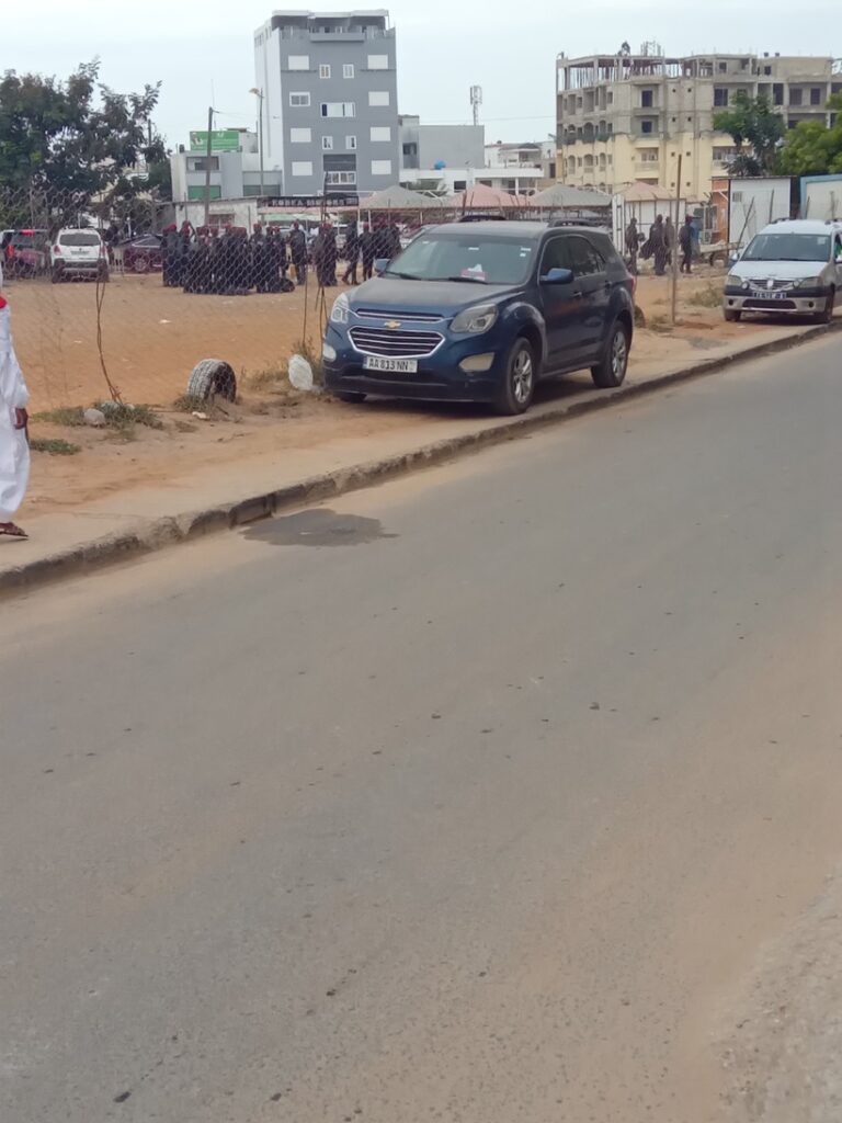 Manifestation “Niakhtou National” : La police barricade le terrain de Sacré-Cœur 3, sur la VDN