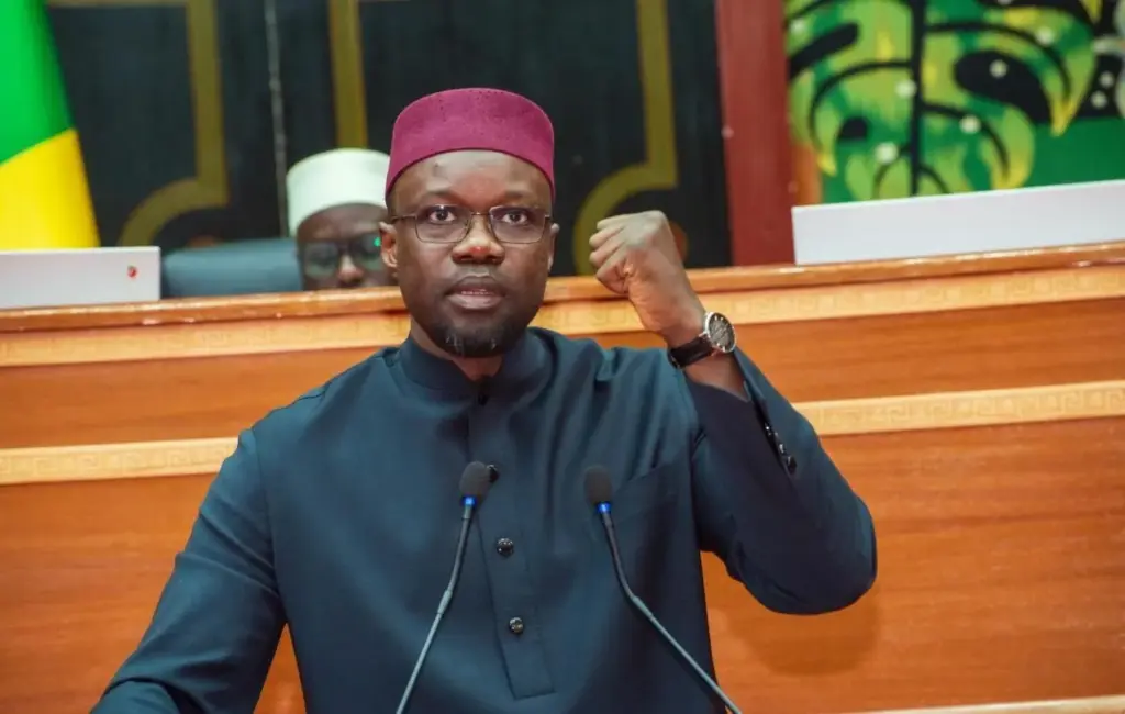 Questions d’actualité : le premier ministre dresse un bilan sévère de la surfacturation et annonce 280 milliards d’économies