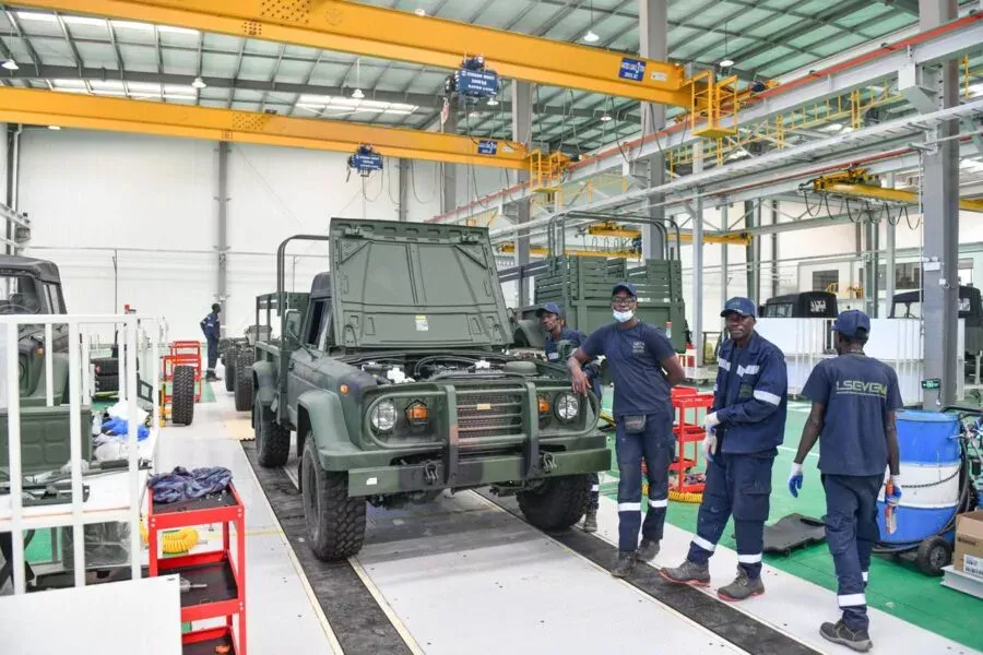 Industrie de défense : le Sénégal inaugure sa première usine d’assemblage de véhicules militaires tactiques