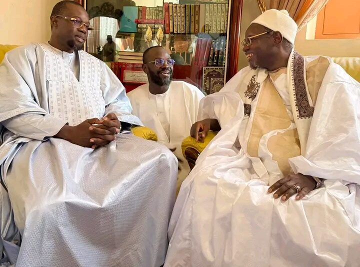 Tabaski 2026 : Ousmane Sonko accomplit la prière à Massalikoul Djinane de Dakar