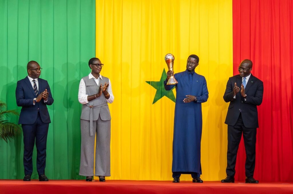 iPad, enveloppes financières et bourses : le Président Diomaye annonce 311 millions FCFA de récompenses pour les U17 et U15