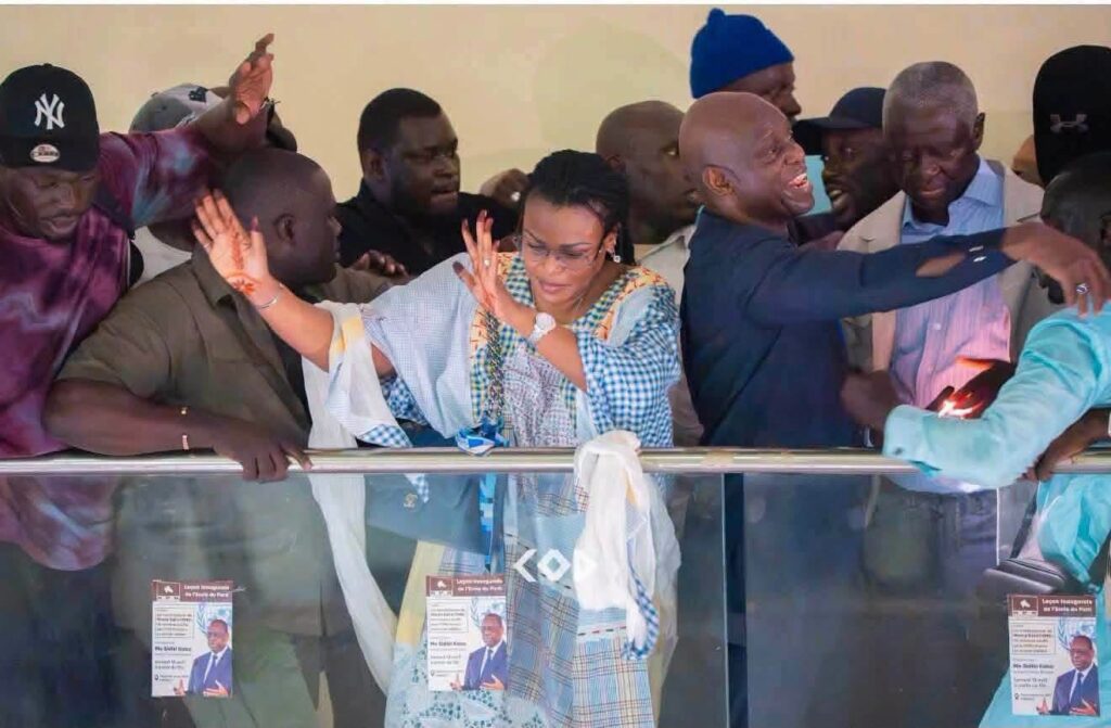Rencontre Diomaye et Macky Sall : l’APR salue « la hauteur républicaine » du chef de l’État.