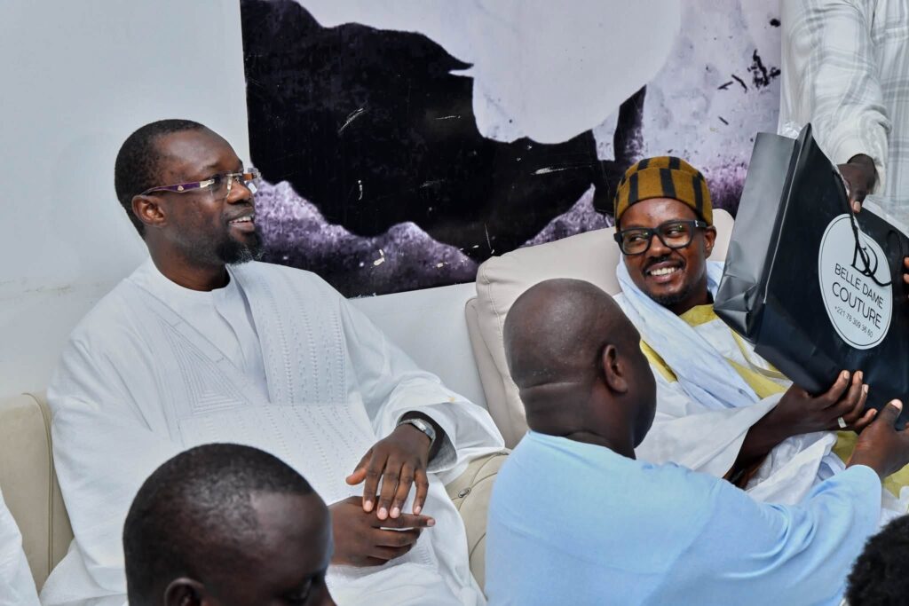 Assemblée-Gouvernement – Cheikh Bass adjure Sonko d’éviter le piège des « chiens de faïence » pour préserver le Sénégal