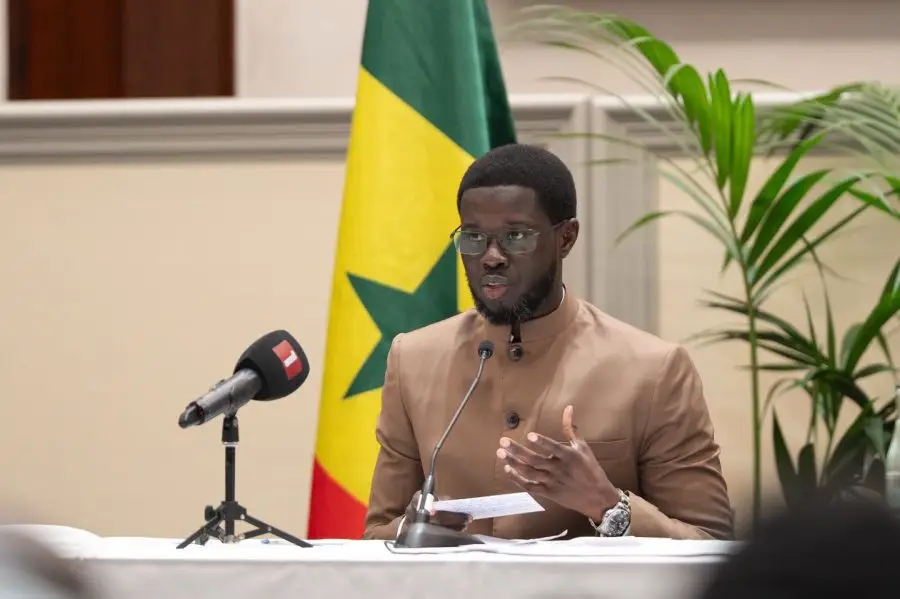Logements et infrastructures publiques : le chef de l’État ordonne l’accélération des programmes et un plan d’urgence pour les ponts
